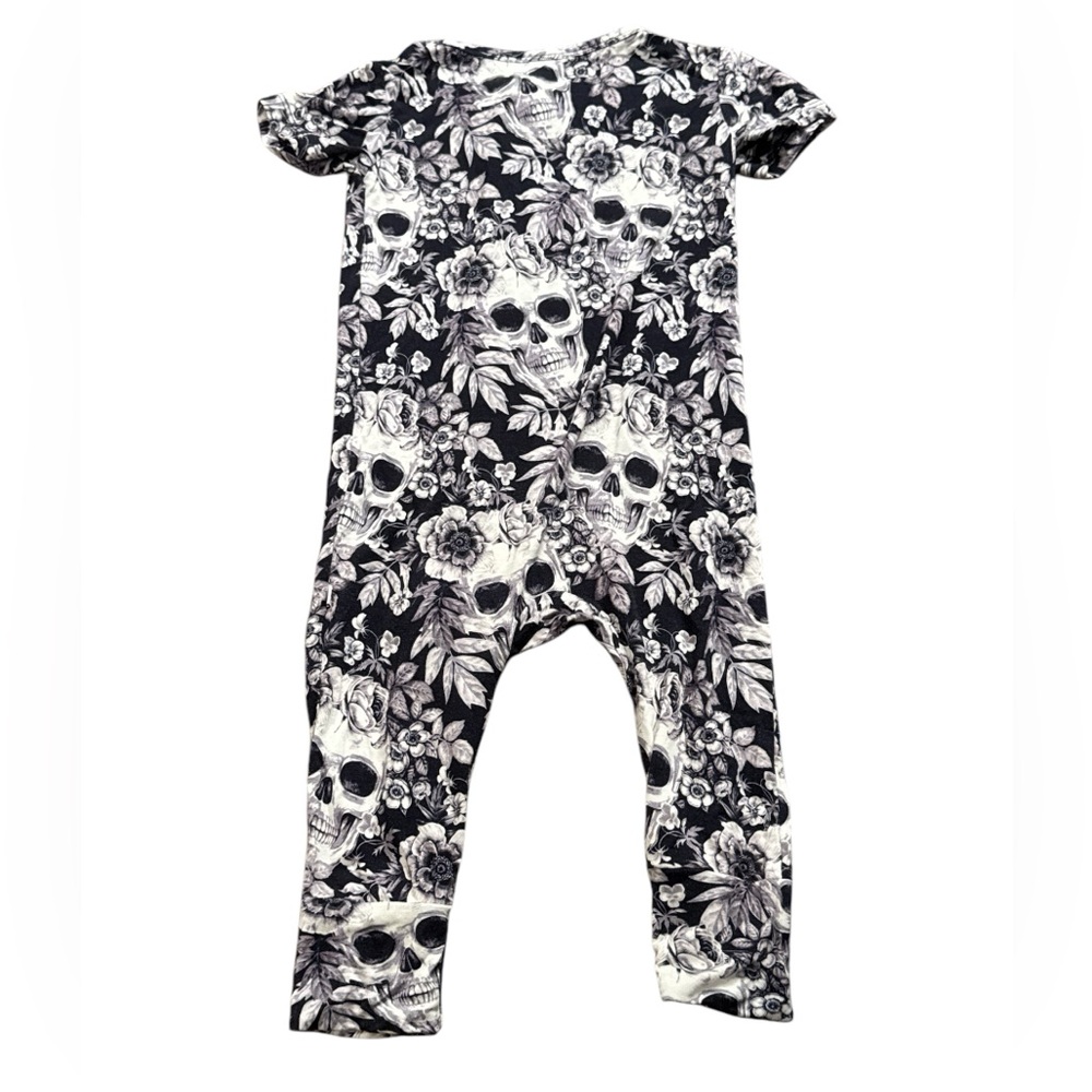Bums & Roses Skulls Romper - Picture 3 of 3